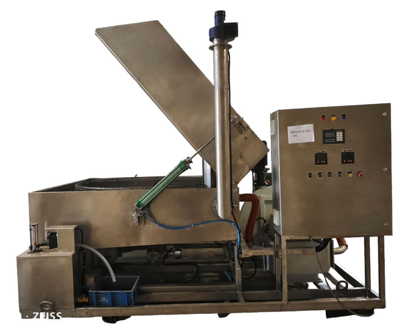 Traction Motor Cleaning and Vacuum Drying Station